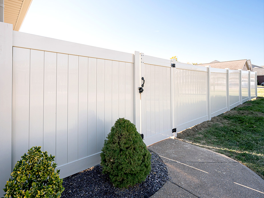 Residential Vinyl Fence Company In Tulsa Oklahoma