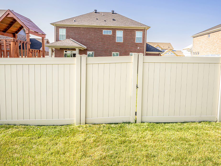 Jenks Oklahoma vinyl privacy fencing